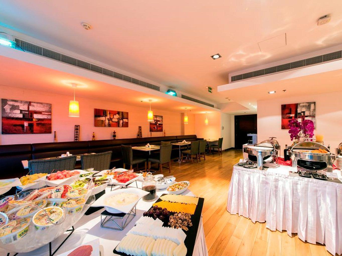Nojoum Hotel Apartments Llc Dubai Exterior photo